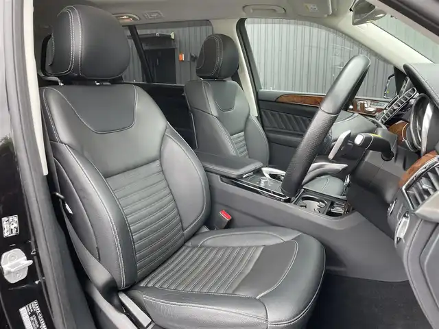 メルセデス・ベンツ ＧＬＳ３５０ｄ 4マチックスポーツ 福島県 2017(平29)年 4.6万km オブシディアンブラック パナメリカーナグリル（純正グリル積込）/パノラマサンルーフ/Harman Kardonサウンド/レーダーセーフティパッケージ/・レーンキーピングアシスト/・ブラインドスポットモニター/・ディストロニックプラス/黒ナッパレザーシート/メモリ付パワーシート/全席シートヒーター/温冷カップホルダー/純正HDDナビ/360°カメラ/CarPlay/フルセグTV/純正21インチAW/パワーバックドア/アンビエントライト/パドルシフト/エアサス/サイドバイザー/前後ドラレコ/取扱説明書/保証書/スペアキー