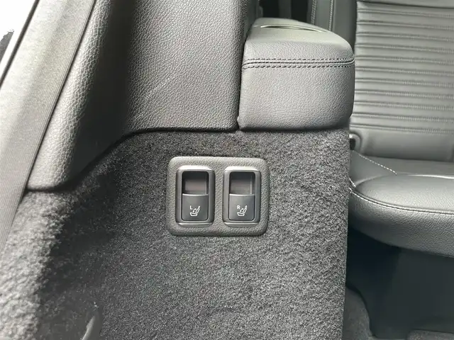 メルセデス・ベンツ ＧＬＳ３５０ｄ 4マチックスポーツ 福島県 2017(平29)年 4.6万km オブシディアンブラック パナメリカーナグリル（純正グリル積込）/パノラマサンルーフ/Harman Kardonサウンド/レーダーセーフティパッケージ/・レーンキーピングアシスト/・ブラインドスポットモニター/・ディストロニックプラス/黒ナッパレザーシート/メモリ付パワーシート/全席シートヒーター/温冷カップホルダー/純正HDDナビ/360°カメラ/CarPlay/フルセグTV/純正21インチAW/パワーバックドア/アンビエントライト/パドルシフト/エアサス/サイドバイザー/前後ドラレコ/取扱説明書/保証書/スペアキー