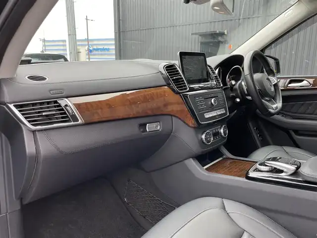メルセデス・ベンツ ＧＬＳ３５０ｄ 4マチックスポーツ 福島県 2017(平29)年 4.6万km オブシディアンブラック パナメリカーナグリル（純正グリル積込）/パノラマサンルーフ/Harman Kardonサウンド/レーダーセーフティパッケージ/・レーンキーピングアシスト/・ブラインドスポットモニター/・ディストロニックプラス/黒ナッパレザーシート/メモリ付パワーシート/全席シートヒーター/温冷カップホルダー/純正HDDナビ/360°カメラ/CarPlay/フルセグTV/純正21インチAW/パワーバックドア/アンビエントライト/パドルシフト/エアサス/サイドバイザー/前後ドラレコ/取扱説明書/保証書/スペアキー