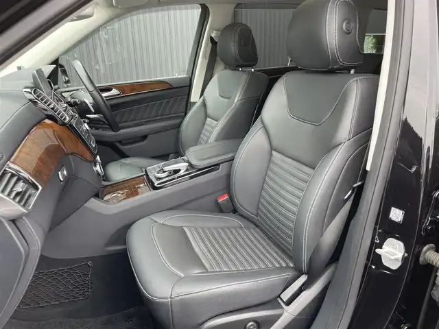 メルセデス・ベンツ ＧＬＳ３５０ｄ 4マチックスポーツ 福島県 2017(平29)年 4.6万km オブシディアンブラック パナメリカーナグリル（純正グリル積込）/パノラマサンルーフ/Harman Kardonサウンド/レーダーセーフティパッケージ/・レーンキーピングアシスト/・ブラインドスポットモニター/・ディストロニックプラス/黒ナッパレザーシート/メモリ付パワーシート/全席シートヒーター/温冷カップホルダー/純正HDDナビ/360°カメラ/CarPlay/フルセグTV/純正21インチAW/パワーバックドア/アンビエントライト/パドルシフト/エアサス/サイドバイザー/前後ドラレコ/取扱説明書/保証書/スペアキー
