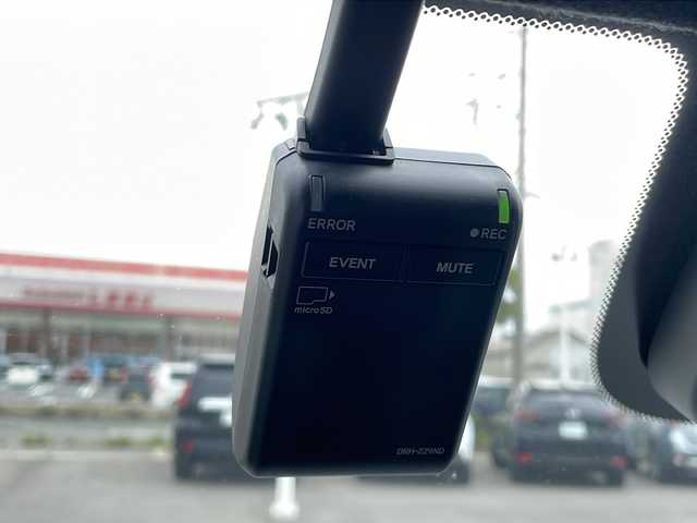 ホンダ ステップワゴン スパーダ eHEV プレミアムライン 山口県 2022(令4)年 5万km プラチナホワイトパール 純正9インチSDナビ/Bluetooth接続オーディオ/DVD再生/フルセグテレビ/バックカメラ/全方位カメラ/両側パワースライドドア/ウォークスルー/全席シートヒーター/ETC/ドラレコ/スマートキー/プッシュスタート/ホンダセンシング/衝突軽減ブレーキ/追従有クルーズコントロール/歩行者事故低減ステアリング/トラフィックジャムアシスト/カーテンエアバック