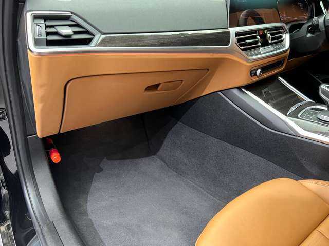 ＢＭＷ ３２０ｄ xDrive ツーリング Mスポーツ 千葉県 2020(令2)年 3.5万km サファイアブラックP 茶革　/ハイラインＰＫＧ　/ＡＣＣ　/ナビ　/Ｂｌｕｅｔｏｏｔｈ接続　/３６０°シートヒーター　/電動リアゲート　/パーキングアシスト　/オートハイビーム　/衝突軽減Ｂ　/ＢＳＭ　/ＬＫＡ　/ＥＴＣ　/ドラレコ　/禁煙車