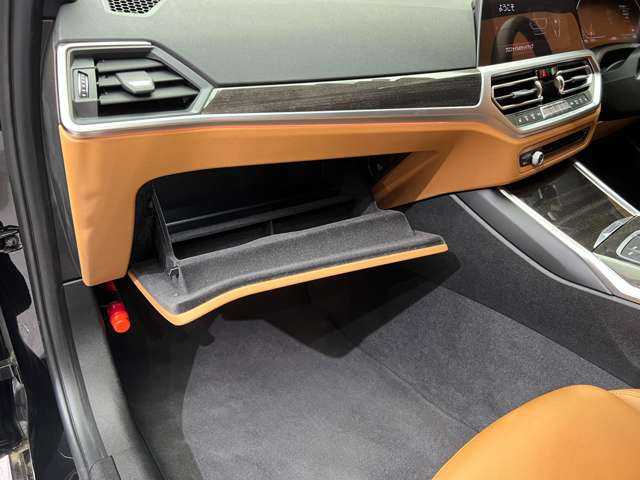 ＢＭＷ ３２０ｄ xDrive ツーリング Mスポーツ 千葉県 2020(令2)年 3.5万km サファイアブラックP 茶革　/ハイラインＰＫＧ　/ＡＣＣ　/ナビ　/Ｂｌｕｅｔｏｏｔｈ接続　/３６０°シートヒーター　/電動リアゲート　/パーキングアシスト　/オートハイビーム　/衝突軽減Ｂ　/ＢＳＭ　/ＬＫＡ　/ＥＴＣ　/ドラレコ　/禁煙車
