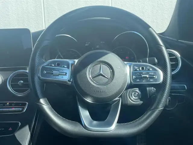 メルセデス・ベンツ Ｃ２２０ｄ アバンギャルド　AMGライン 東京都 2018(平30)年 4.3万km 白 後期モデル/メーカーナビ/フルセグTV/Apple CAR PLAY/ACC/BSM/LKA/エアサス/黒革シート/シートヒーター/パドルシフト/前後ドラレコ/ETC2.0