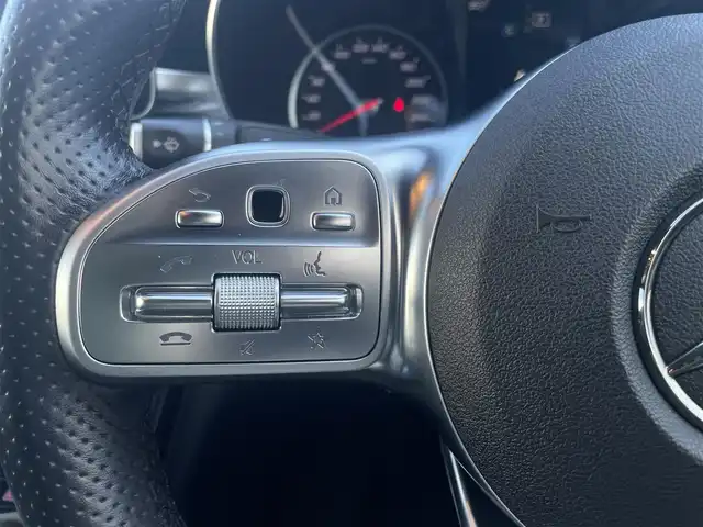 メルセデス・ベンツ Ｃ２２０ｄ アバンギャルド　AMGライン 東京都 2018(平30)年 4.3万km 白 後期モデル/メーカーナビ/フルセグTV/Apple CAR PLAY/ACC/BSM/LKA/エアサス/黒革シート/シートヒーター/パドルシフト/前後ドラレコ/ETC2.0