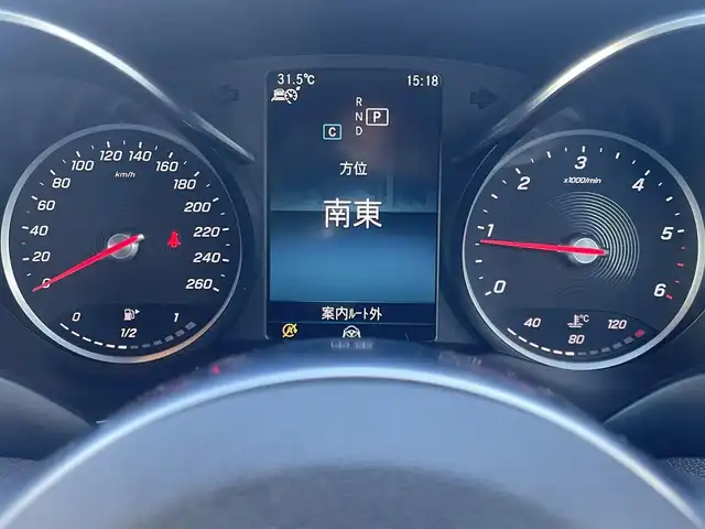 メルセデス・ベンツ Ｃ２２０ｄ アバンギャルド　AMGライン 東京都 2018(平30)年 4.3万km 白 後期モデル/メーカーナビ/フルセグTV/Apple CAR PLAY/ACC/BSM/LKA/エアサス/黒革シート/シートヒーター/パドルシフト/前後ドラレコ/ETC2.0