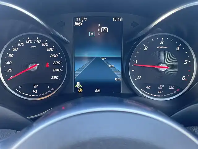 メルセデス・ベンツ Ｃ２２０ｄ アバンギャルド　AMGライン 東京都 2018(平30)年 4.3万km 白 後期モデル/メーカーナビ/フルセグTV/Apple CAR PLAY/ACC/BSM/LKA/エアサス/黒革シート/シートヒーター/パドルシフト/前後ドラレコ/ETC2.0