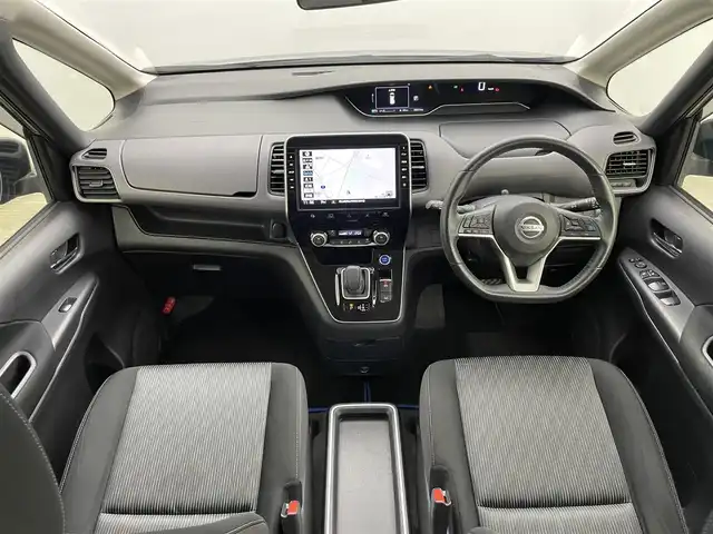 日産 セレナ e－パワー ハイウェイスター V 兵庫県 2020(令2)年 4万km ダークメタルグレー/ダイヤモンドブラック 純正１０インチナビ(MM519D-L)/【フルセグ/BT/CD/DVD/USB】/純正１１インチフリップダウンモニター　/プロパイロット　/全周囲カメラ　/パーキングアシスト　/両側電動スライドドア　/レーダークルーズコントロール　/ＥＴＣ　/純正ドライブレコーダー（前側）/コーナーセンサー（前後）/アイドリングストップ/スペアキー×1/踏み間違い防止装置/オートブレーキホールド/後席サンシェイド/ステアリングスイッチ/ドアバイザー