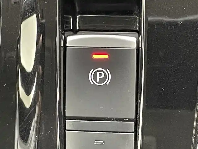 日産 セレナ e－パワー ハイウェイスター V 兵庫県 2020(令2)年 4万km ダークメタルグレー/ダイヤモンドブラック 純正１０インチナビ(MM519D-L)/【フルセグ/BT/CD/DVD/USB】/純正１１インチフリップダウンモニター　/プロパイロット　/全周囲カメラ　/パーキングアシスト　/両側電動スライドドア　/レーダークルーズコントロール　/ＥＴＣ　/純正ドライブレコーダー（前側）/コーナーセンサー（前後）/アイドリングストップ/スペアキー×1/踏み間違い防止装置/オートブレーキホールド/後席サンシェイド/ステアリングスイッチ/ドアバイザー