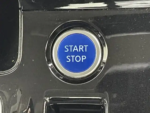 日産 セレナ e－パワー ハイウェイスター V 兵庫県 2020(令2)年 4万km ダークメタルグレー/ダイヤモンドブラック 純正１０インチナビ(MM519D-L)/【フルセグ/BT/CD/DVD/USB】/純正１１インチフリップダウンモニター　/プロパイロット　/全周囲カメラ　/パーキングアシスト　/両側電動スライドドア　/レーダークルーズコントロール　/ＥＴＣ　/純正ドライブレコーダー（前側）/コーナーセンサー（前後）/アイドリングストップ/スペアキー×1/踏み間違い防止装置/オートブレーキホールド/後席サンシェイド/ステアリングスイッチ/ドアバイザー