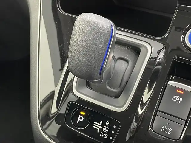 日産 セレナ e－パワー ハイウェイスター V 兵庫県 2020(令2)年 4万km ダークメタルグレー/ダイヤモンドブラック 純正１０インチナビ(MM519D-L)/【フルセグ/BT/CD/DVD/USB】/純正１１インチフリップダウンモニター　/プロパイロット　/全周囲カメラ　/パーキングアシスト　/両側電動スライドドア　/レーダークルーズコントロール　/ＥＴＣ　/純正ドライブレコーダー（前側）/コーナーセンサー（前後）/アイドリングストップ/スペアキー×1/踏み間違い防止装置/オートブレーキホールド/後席サンシェイド/ステアリングスイッチ/ドアバイザー