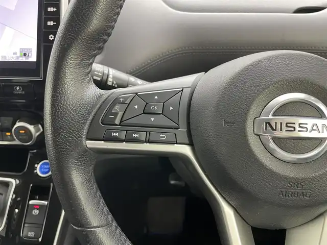 日産 セレナ e－パワー ハイウェイスター V 兵庫県 2020(令2)年 4万km ダークメタルグレー/ダイヤモンドブラック 純正１０インチナビ(MM519D-L)/【フルセグ/BT/CD/DVD/USB】/純正１１インチフリップダウンモニター　/プロパイロット　/全周囲カメラ　/パーキングアシスト　/両側電動スライドドア　/レーダークルーズコントロール　/ＥＴＣ　/純正ドライブレコーダー（前側）/コーナーセンサー（前後）/アイドリングストップ/スペアキー×1/踏み間違い防止装置/オートブレーキホールド/後席サンシェイド/ステアリングスイッチ/ドアバイザー