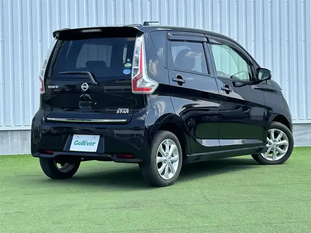 日産 デイズ ハイウェイスターX 香川県 2017(平29)年 2.3万km ブラック 登録時走行距離：22388km/プッシュスタート/純正ナビ/アラウンドビューモニター/バックカメラ/エマージェンシーブレーキ/スマートキー/純正フロアマット/フルセグテレビ/ドアロック連動式オートロトラクタブルサイドミラー/電動格納ウィンカーミラー/ISOFIX