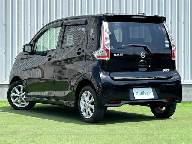 日産 デイズ ハイウェイスターX 香川県 2017(平29)年 2.3万km ブラック 登録時走行距離：22388km/エマージェンシーブレーキ/純正ナビ/アラウンドビューモニター/バックカメラ/シートヒーター/HIDライト/スマートキー/純正フロアマット/フルセグテレビ/ドアロック連動式オートロトラクタブルサイドミラー/電動格納ウィンカーミラー/ISOFIX