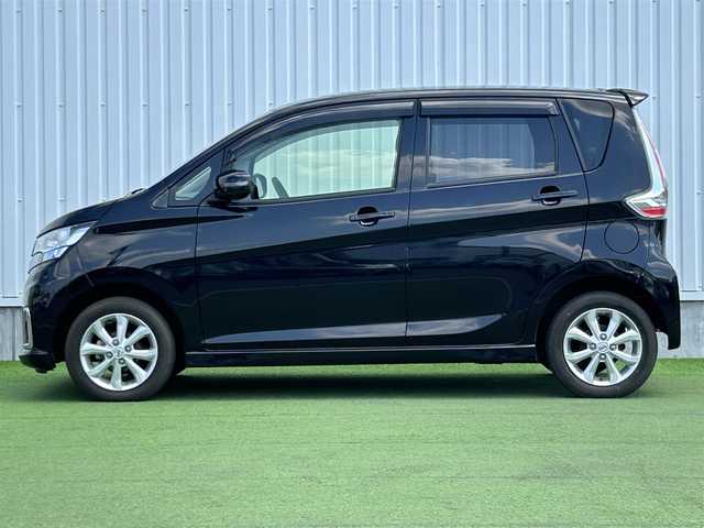 日産 デイズ ハイウェイスターX 香川県 2017(平29)年 2.3万km ブラック 登録時走行距離：22388km/エマージェンシーブレーキ/純正ナビ/アラウンドビューモニター/バックカメラ/シートヒーター/HIDライト/スマートキー/純正フロアマット/フルセグテレビ/ドアロック連動式オートロトラクタブルサイドミラー/電動格納ウィンカーミラー/ISOFIX