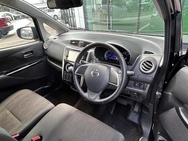 日産 デイズ ハイウェイスターX 香川県 2017(平29)年 2.3万km ブラック 登録時走行距離：22388km/エマージェンシーブレーキ/純正ナビ/アラウンドビューモニター/バックカメラ/シートヒーター/HIDライト/スマートキー/純正フロアマット/フルセグテレビ/ドアロック連動式オートロトラクタブルサイドミラー/電動格納ウィンカーミラー/ISOFIX