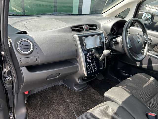 日産 デイズ ハイウェイスターX 香川県 2017(平29)年 2.3万km ブラック 登録時走行距離：22388km/エマージェンシーブレーキ/純正ナビ/アラウンドビューモニター/バックカメラ/シートヒーター/HIDライト/スマートキー/純正フロアマット/フルセグテレビ/ドアロック連動式オートロトラクタブルサイドミラー/電動格納ウィンカーミラー/ISOFIX