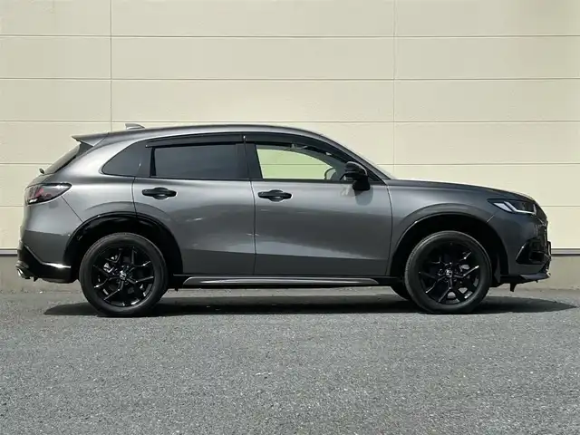ホンダ ＺＲ－Ｖ ハイブリッド e:HEV Z ブラックスタイル 茨城県 2024(令6)年 0.6万km スーパープラチナグレーメタリック 本革シート/前席シートヒーター/前席パワーシート/純正インターナビ・フルセグTV/バックカメラ/BOSEサラウンドシステム/パワーバックドア/ホンダセンシング/　衝突軽減ブレーキ/　後方誤発進抑制機能/　歩行者事故低減ステアリング/　渋滞追従機能付アダプティブクルーズコントロール/　車線維持支援システム/　先行車発進お知らせ機能/　標識認識機能/　ブラインドスポットインフォメーション/　誤発進抑制機能/　近距離衝突軽減ブレーキ/　路外逸脱抑制機能/　トラフィックジャムアシスト/　パーキングセンサーシステム/純正１８インチアルミホイール/ワイヤレス充電器/パドルシフト/ステアリングヒーター/LEDヘッドライト/プッシュスタート/ビルトインETC2.0