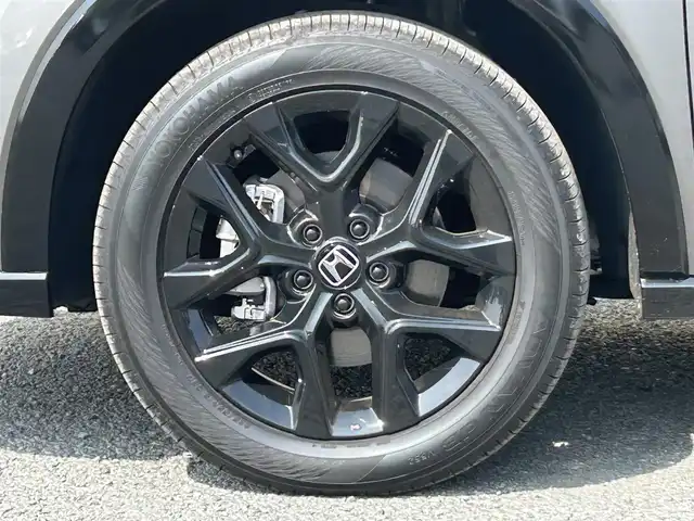 ホンダ ＺＲ－Ｖ ハイブリッド e:HEV Z ブラックスタイル 茨城県 2024(令6)年 0.6万km スーパープラチナグレーメタリック 本革シート/前席シートヒーター/前席パワーシート/純正インターナビ・フルセグTV/バックカメラ/BOSEサラウンドシステム/パワーバックドア/ホンダセンシング/　衝突軽減ブレーキ/　後方誤発進抑制機能/　歩行者事故低減ステアリング/　渋滞追従機能付アダプティブクルーズコントロール/　車線維持支援システム/　先行車発進お知らせ機能/　標識認識機能/　ブラインドスポットインフォメーション/　誤発進抑制機能/　近距離衝突軽減ブレーキ/　路外逸脱抑制機能/　トラフィックジャムアシスト/　パーキングセンサーシステム/純正１８インチアルミホイール/ワイヤレス充電器/パドルシフト/ステアリングヒーター/LEDヘッドライト/プッシュスタート/ビルトインETC2.0