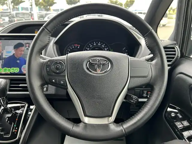 トヨタ ヴォクシー ZS 煌 和歌山県 2019(平31)年 6.9万km ブラック モデリスタエアロ/モデリスタシグネチャーイルミブレード/純正１０インチナビ/バックカメラ/フルセグTV/純正12.1型フリップダウンモニター/純正前後ドライブレコーダー/プリクラッシュセーフティー/クルーズコントロール/社外グリル/車高調/後席サンシェード/LEDヘッドライト/オートライト/オートマチックハイビーム