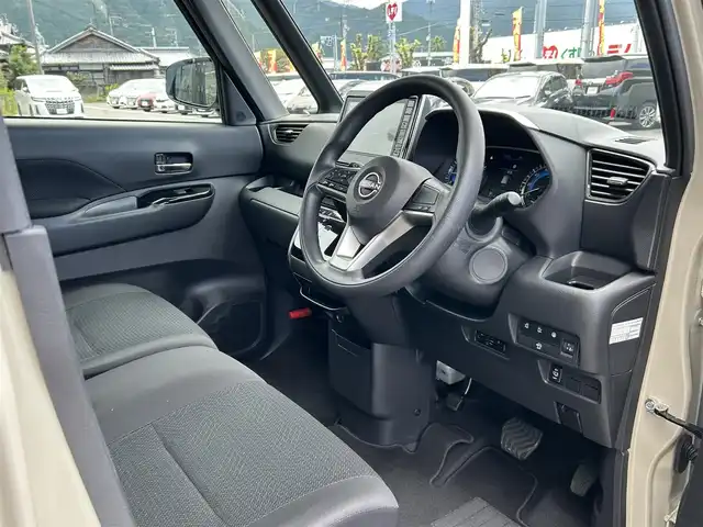 日産 ルークス ハイウェイスター X 愛媛県 2024(令6)年 0.9万km フローズンバニラパール/アッシュブラウンM 純正9型ナビ/全周囲カメラ/両側電動スライドドア/左側ハンズフリースライド/インテリジェントルームミラー/セーフティシールド/衝突被害軽減装置/車線逸脱防止装置/クリアランスソナー/リアサーキュレーター/後席サンシェイド/LEDヘッドライト/アイドリングストップ/ステアリングリモコン/電格ミラー/ヘッドライトレベライザー/シガーソケット/現状サマー(純正AW)(155/65/R14)/BRIDGESTONE EcoPia/禁煙車