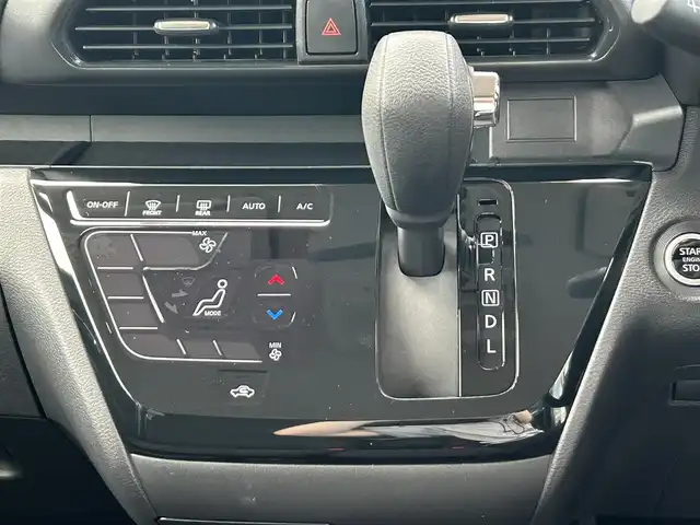日産 ルークス ハイウェイスター X 愛媛県 2024(令6)年 0.9万km フローズンバニラパール/アッシュブラウンM 純正9型ナビ/全周囲カメラ/両側電動スライドドア/左側ハンズフリースライド/インテリジェントルームミラー/セーフティシールド/衝突被害軽減装置/車線逸脱防止装置/クリアランスソナー/リアサーキュレーター/後席サンシェイド/LEDヘッドライト/アイドリングストップ/ステアリングリモコン/電格ミラー/ヘッドライトレベライザー/シガーソケット/現状サマー(純正AW)(155/65/R14)/BRIDGESTONE EcoPia/禁煙車
