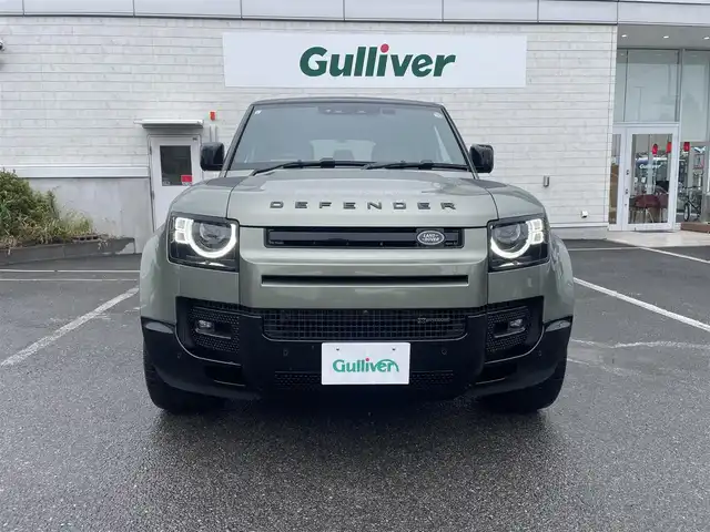 ランドローバー ランドローバー ディフェンダー 110XダイナミッHSE 神奈川県 2023(令5)年 0.5万km 緑Ⅱ ワンオーナー/11.4インチタッチスクリーン/　・全方位カメラ/　・BT/AppleCarPlay/AndroidAuto/メーカーOP/　・オプション総額約190万/　・22インチグロスブラックAW/　・22インチスペアホイール/　・エアサスペンションパック/　・コールドクライメイトパック/　・エクステンドブラックエクステリアパック/　・電子制御アクティブディファレンシャル/　・プライバシーガラス/　・HUD/　・リアシート（ヒーター＆アームレスト付き）/　・メタリックカラー（カフー）/　・クロスカービーム（ダークグレイパウダーコート）/　・インテリアパネル（ラフカットウォールナット）/　・グロスブラックシグネチャーグラフィック/スライディングパノラミックルーフ/MERIDIANサウンドシステム/パンゲアグリーン/前席/　・パワーシート/　・シートヒーター＆シートベンチレーション/純正前後ドラレコ/純正ビルトインETC2.0/スマートキー×2/取扱説明書/整備記録簿