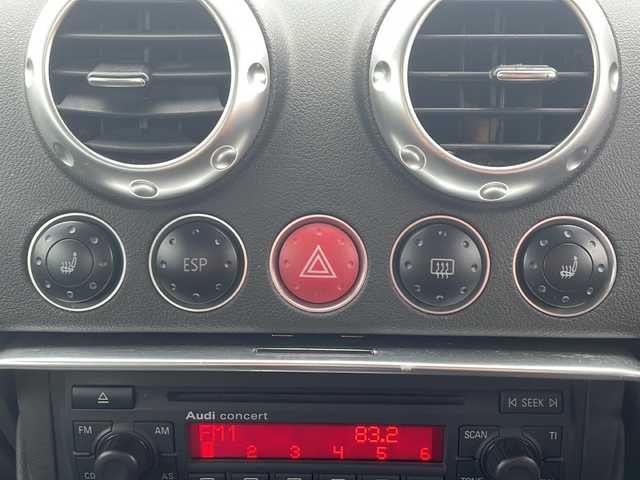 アウディ ＴＴクーペ 1．8T Sライン 鹿児島県 2006(平18)年 5.8万km 黒 純正オーディオ/ETC/シートヒーター/リモコンキー/MTモード付きAT/オートエアコン