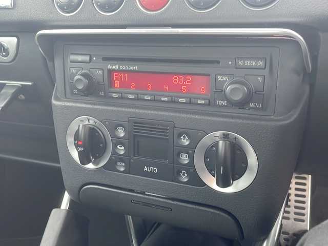 アウディ ＴＴクーペ 1．8T Sライン 鹿児島県 2006(平18)年 5.8万km 黒 純正オーディオ/ETC/シートヒーター/リモコンキー/MTモード付きAT/オートエアコン