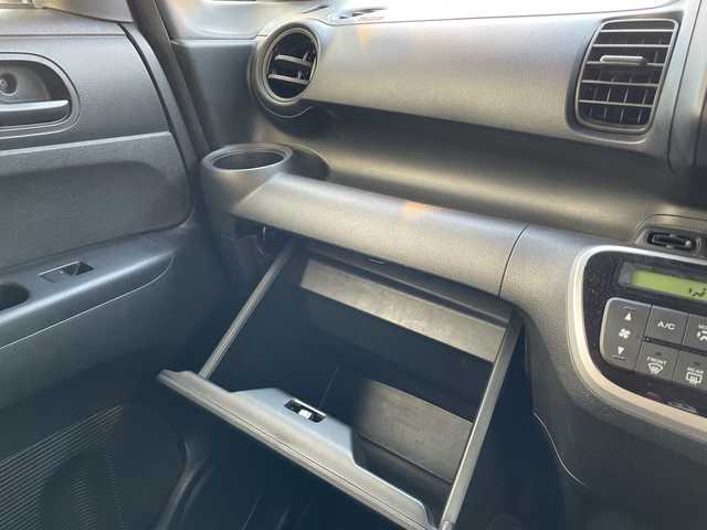 ホンダ Ｎ ＢＯＸ G 山口県 2016(平28)年 6.1万km プレミアムアイボリーP スマートキー×2/社外ナビ【CN-E205D】/ワンセグTV/CD/USB/AUX/フロアマット/ドアバイザー/ETC/電動格納ミラー/ヘッドライトレベライザー/運転席ハイトアジャスター/バニティーミラー/保証書/取扱説明書