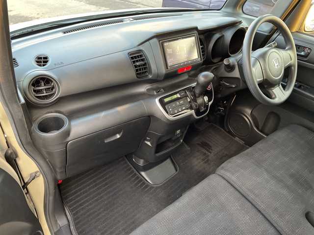 ホンダ Ｎ ＢＯＸ G 山口県 2016(平28)年 6.1万km プレミアムアイボリーP スマートキー×2/社外ナビ【CN-E205D】/ワンセグTV/CD/USB/AUX/フロアマット/ドアバイザー/ETC/電動格納ミラー/ヘッドライトレベライザー/運転席ハイトアジャスター/バニティーミラー/保証書/取扱説明書