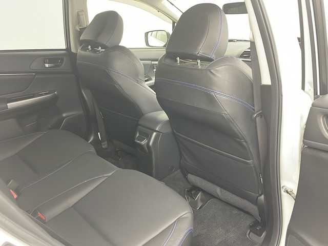 スバル レヴォーグ 1．6GT－S アイサイト 道央・札幌 2014(平26)年 5.3万km クリスタルホワイトP ・４WD/・寒冷地仕様/・アイサイト/・社外ナビ（CD/DVD/BT/フルセグTV）/・バックカメラ/・レザーシート/・シートヒーター（前席）/・パワーシート（前席）/・パドルシフト/・アイドリングストップ/・横滑り防止/・ETC/・ＬＥＤヘッドライト/・スマートキー/・純正フロアマット