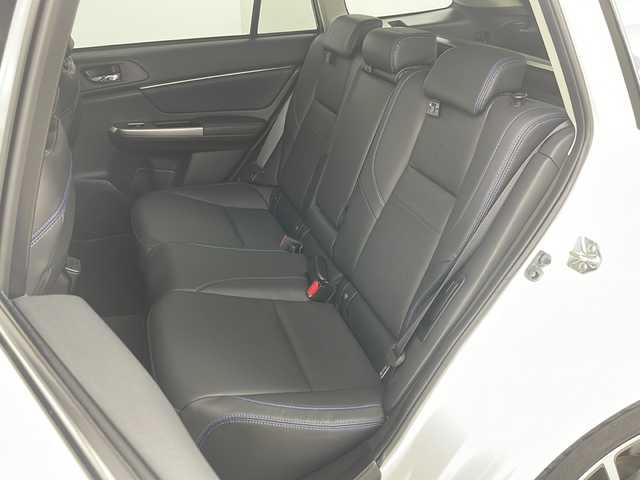 スバル レヴォーグ 1．6GT－S アイサイト 道央・札幌 2014(平26)年 5.3万km クリスタルホワイトP ・４WD/・寒冷地仕様/・アイサイト/・社外ナビ（CD/DVD/BT/フルセグTV）/・バックカメラ/・レザーシート/・シートヒーター（前席）/・パワーシート（前席）/・パドルシフト/・アイドリングストップ/・横滑り防止/・ETC/・ＬＥＤヘッドライト/・スマートキー/・純正フロアマット