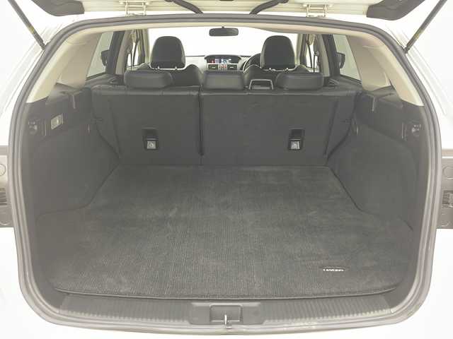 スバル レヴォーグ 1．6GT－S アイサイト 道央・札幌 2014(平26)年 5.3万km クリスタルホワイトP ・４WD/・寒冷地仕様/・アイサイト/・社外ナビ（CD/DVD/BT/フルセグTV）/・バックカメラ/・レザーシート/・シートヒーター（前席）/・パワーシート（前席）/・パドルシフト/・アイドリングストップ/・横滑り防止/・ETC/・ＬＥＤヘッドライト/・スマートキー/・純正フロアマット