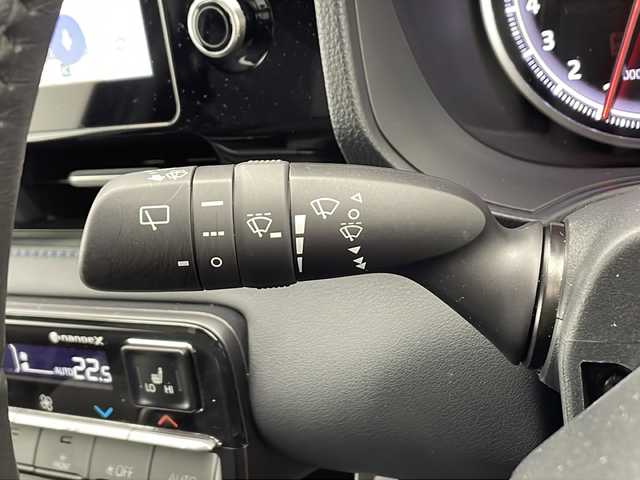 トヨタ ヴォクシー S－Z 千葉県 2023(令5)年 1.1万km アティチュードブラックマイカ 快適利便パッケージhigh/電動リアゲート/2列目オットマン/1/2列目シートヒーター/純正10.5インチディスプレイオーディオ/DVD CD BT フルセグTV/ステアリングスイッチ/ＥＴＣ２．０/ハーフレザーシート/衝突軽減ブレーキ/レーダークルーズコントロール/レーンキープアシスト/前後コーナーセンサー/オートライトハイビーム/LEDヘッドライト/純正フロアマット/純正アルミホイール/スマートキー/プッシュスタート