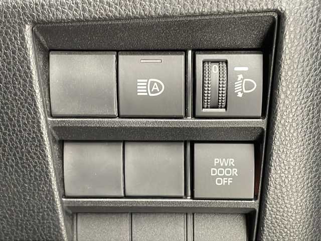 トヨタ ヴォクシー S－Z 千葉県 2023(令5)年 1.1万km アティチュードブラックマイカ 快適利便パッケージhigh/電動リアゲート/2列目オットマン/1/2列目シートヒーター/純正10.5インチディスプレイオーディオ/DVD CD BT フルセグTV/ステアリングスイッチ/ＥＴＣ２．０/ハーフレザーシート/衝突軽減ブレーキ/レーダークルーズコントロール/レーンキープアシスト/前後コーナーセンサー/オートライトハイビーム/LEDヘッドライト/純正フロアマット/純正アルミホイール/スマートキー/プッシュスタート