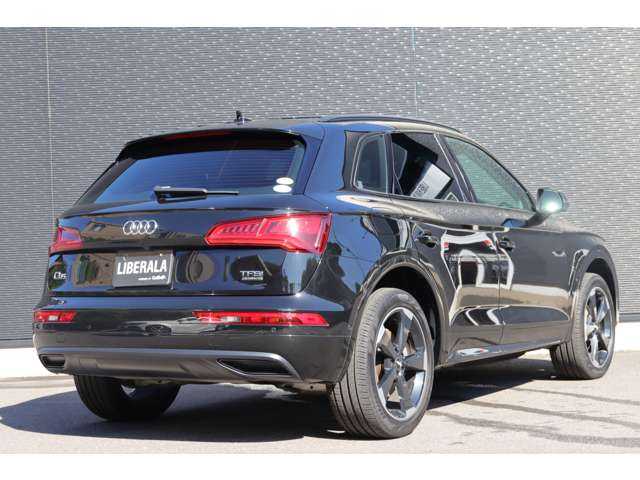 アウディ Ｑ５ ブラックエディション 大分県 2019(令1)年 6.4万km 黒 特別仕様車（250台限定）/Audiプレセンス/Audiサイドアシスト/Audiアクティブレーンアシスト/アダプティブクルーズコントロール/純正ナビ/CarPlay/Bluetooth/バックカメラ/黒革/シートヒーター/パワーシート/ハイビームアシスト/アンビエントライト/純正20インチAW/ETC/純正ドライブレコーダー前後