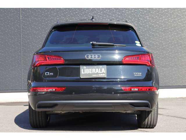 アウディ Ｑ５ ブラックエディション 大分県 2019(令1)年 6.4万km 黒 特別仕様車（250台限定）/Audiプレセンス/Audiサイドアシスト/Audiアクティブレーンアシスト/アダプティブクルーズコントロール/純正ナビ/CarPlay/Bluetooth/バックカメラ/黒革/シートヒーター/パワーシート/ハイビームアシスト/アンビエントライト/純正20インチAW/ETC/純正ドライブレコーダー前後