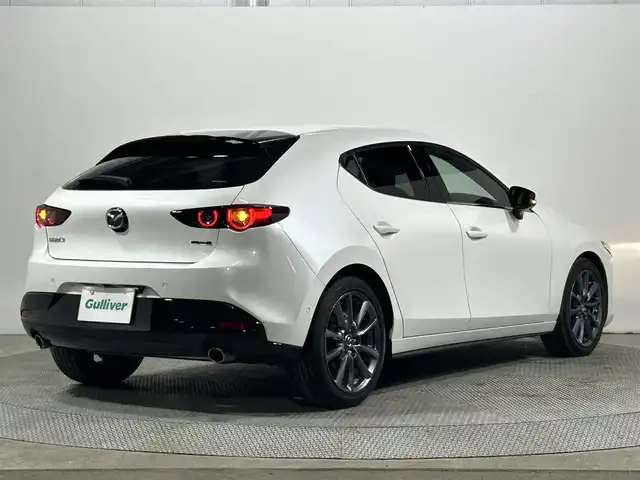 マツダ マツダ３ファストバック 大阪府 2019(令1)年 1.6万km スノーフレイクホワイトパールマイカ 純正ナビ　/３６０°カメラ　/レーダークルーズ　/衝突軽減ブレーキ　/レーンアシスト　/フルセグＴＶ　/ブラインドスポットモニター　/クリアランスソナー　/ＬＥＤヘッドライト　/スマートキー　/ＨＤＭＩ　/ＵＳＢ　/ＥＴＣ