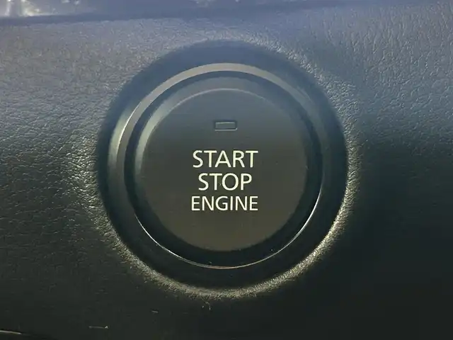 マツダ マツダ３ファストバック 大阪府 2019(令1)年 1.6万km スノーフレイクホワイトパールマイカ 純正ナビ　/３６０°カメラ　/レーダークルーズ　/衝突軽減ブレーキ　/レーンアシスト　/フルセグＴＶ　/ブラインドスポットモニター　/クリアランスソナー　/ＬＥＤヘッドライト　/スマートキー　/ＨＤＭＩ　/ＵＳＢ　/ＥＴＣ