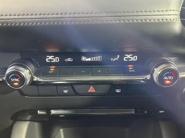 マツダ マツダ３ファストバック 大阪府 2019(令1)年 1.6万km スノーフレイクホワイトパールマイカ 純正ナビ　/３６０°カメラ　/レーダークルーズ　/衝突軽減ブレーキ　/レーンアシスト　/フルセグＴＶ　/ブラインドスポットモニター　/クリアランスソナー　/ＬＥＤヘッドライト　/スマートキー　/ＨＤＭＩ　/ＵＳＢ　/ＥＴＣ