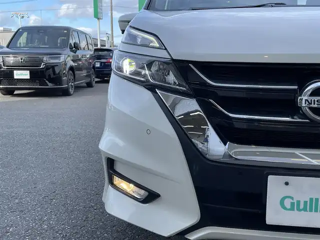 日産 セレナ ハイウェイスター Vセレクション 青森県 2017(平29)年 9.8万km ホワイト ・４WD/・純正9インチメモリナビ（MM517D-L）/・CD/DVD/SD/BT/フルセグTV/・フリップダウンモニター/・プロパイロット/・デジタル ルームミラー/・両側パワースライドドア /・電動パーキングブレーキ/・オートブレーキホールド/・ステアリングスイッチ/・シートヒーター/・LEDヘッドライト/・アイドリングストップ/・ドアバイザー/・ETC/・横滑り防止装置/・純正15インチホイール付きサマータイヤ積