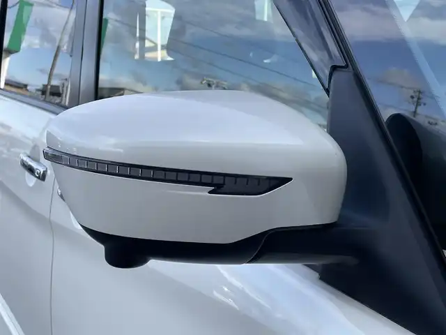 日産 セレナ ハイウェイスター Vセレクション 青森県 2017(平29)年 9.8万km ホワイト ・４WD/・純正9インチメモリナビ（MM517D-L）/・CD/DVD/SD/BT/フルセグTV/・フリップダウンモニター/・プロパイロット/・デジタル ルームミラー/・両側パワースライドドア /・電動パーキングブレーキ/・オートブレーキホールド/・ステアリングスイッチ/・シートヒーター/・LEDヘッドライト/・アイドリングストップ/・ドアバイザー/・ETC/・横滑り防止装置/・純正15インチホイール付きサマータイヤ積