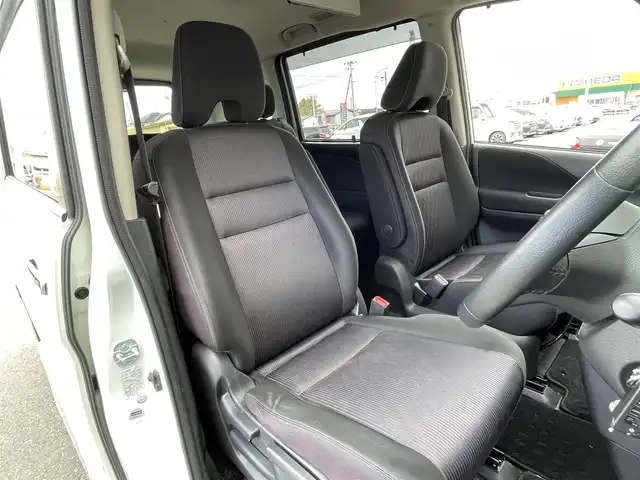 日産 セレナ ハイウェイスター Vセレクション 青森県 2017(平29)年 9.8万km ホワイト ・４WD/・純正9インチメモリナビ（MM517D-L）/・CD/DVD/SD/BT/フルセグTV/・フリップダウンモニター/・プロパイロット/・デジタル ルームミラー/・両側パワースライドドア /・電動パーキングブレーキ/・オートブレーキホールド/・ステアリングスイッチ/・シートヒーター/・LEDヘッドライト/・アイドリングストップ/・ドアバイザー/・ETC/・横滑り防止装置/・純正15インチホイール付きサマータイヤ積