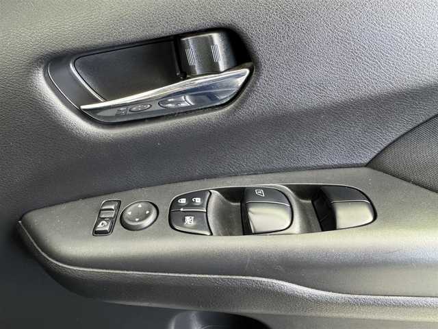 日産 セレナ e－パワー ハイウェイスター V 大阪府 2022(令4)年 5.9万km ブリリアントホワイトパール プロパイロット/純正ナビ/（Bluetooth／フルセグＴＶ／ＣＤ／ＤＶＤ）/全周囲カメラ/ＥＴＣ/ドラレコ/アラウンドビューモニター/インテリジェントルームミラー/純正フリップダウンモニター/両側パワースライドドア/純正１５インチＡＷ/ウインカーミラー/プッシュスタート