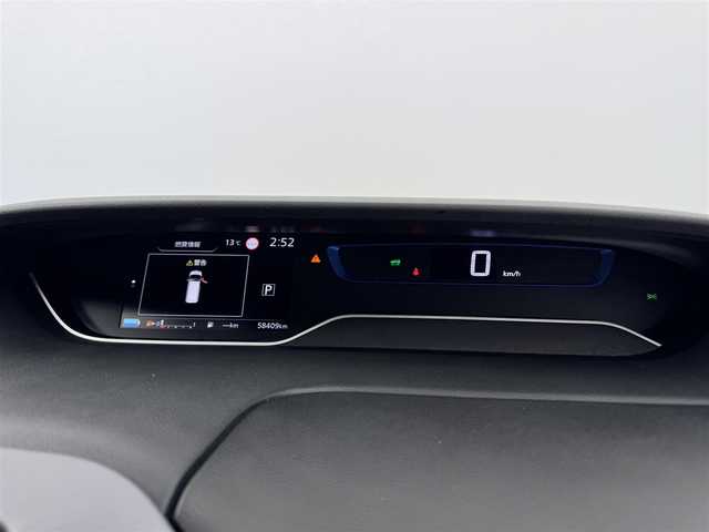 日産 セレナ e－パワー ハイウェイスター V 大阪府 2022(令4)年 5.9万km ブリリアントホワイトパール プロパイロット/純正ナビ/（Bluetooth／フルセグＴＶ／ＣＤ／ＤＶＤ）/全周囲カメラ/ＥＴＣ/ドラレコ/アラウンドビューモニター/インテリジェントルームミラー/純正フリップダウンモニター/両側パワースライドドア/純正１５インチＡＷ/ウインカーミラー/プッシュスタート