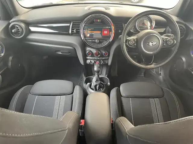 ＭＩＮＩ ミニ クーパー SD 青森県 2018(平30)年 4.3万km ムーンウォークグレーメタリック インテリジェントセーフティ/・衝突警告機能/・歩行者警告機能/純正ナビ/【AM/FM/USB/BT】/バックカメラ/パーキングアシスト/パーキングセンサー/レーダークルーズコントロール/前後コーナーセンサー/アイドリングストップ/LEDヘッドライト/フォグランプ/純正17インチAW/ETC/取扱説明書/保証書