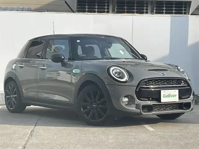ＭＩＮＩ ミニ クーパー SD 青森県 2018(平30)年 4.3万km ムーンウォークグレーメタリック インテリジェントセーフティ/・衝突警告機能/・歩行者警告機能/純正ナビ/【AM/FM/USB/BT】/バックカメラ/パーキングアシスト/パーキングセンサー/レーダークルーズコントロール/前後コーナーセンサー/アイドリングストップ/LEDヘッドライト/フォグランプ/純正17インチAW/ETC/取扱説明書/保証書