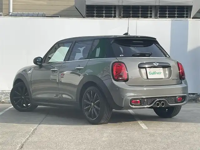 ＭＩＮＩ ミニ クーパー SD 青森県 2018(平30)年 4.3万km ムーンウォークグレーメタリック インテリジェントセーフティ/・衝突警告機能/・歩行者警告機能/純正ナビ/【AM/FM/USB/BT】/バックカメラ/パーキングアシスト/パーキングセンサー/レーダークルーズコントロール/前後コーナーセンサー/アイドリングストップ/LEDヘッドライト/フォグランプ/純正17インチAW/ETC/取扱説明書/保証書