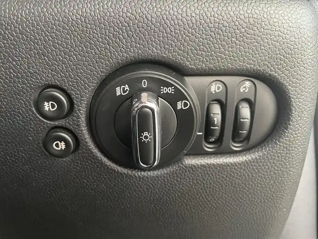 ＭＩＮＩ ミニ クーパー SD 青森県 2018(平30)年 4.3万km ムーンウォークグレーメタリック インテリジェントセーフティ/・衝突警告機能/・歩行者警告機能/純正ナビ/【AM/FM/USB/BT】/バックカメラ/パーキングアシスト/パーキングセンサー/レーダークルーズコントロール/前後コーナーセンサー/アイドリングストップ/LEDヘッドライト/フォグランプ/純正17インチAW/ETC/取扱説明書/保証書